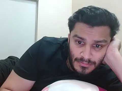 Snapshot of robintoit chatting on March 1, 4:09 pm robintoit online show from March 1, 4:09 pm