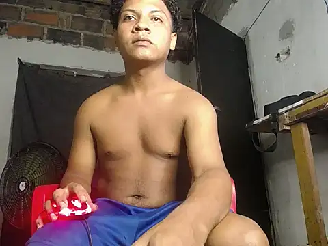 Snapshot of nedd_master chatting on August 5, 11:28 pm nedd master online show from August 5, 11:28 pm