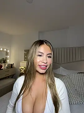  laura 02 online show from May 19, 6:47 pm