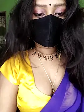 Snapshot of Idhika_Paul chatting on April 18, 6:28 am Idhika Paul online show from April 18, 6:28 am