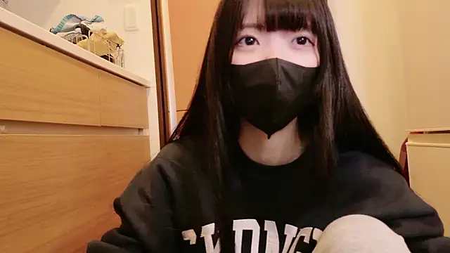 Snapshot of irohani_usagi chatting on April 2, 2:37 pm irohani usagi online show from April 2, 2:37 pm