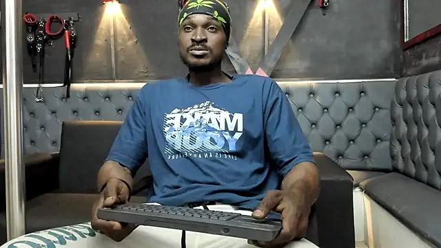 Terrance z online show from February 8, 8:01 pm