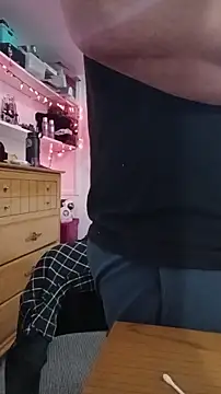 Armyexhibitionistvet online show from April 18, 1:09 am