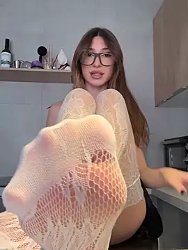 mollyyank online show from April 12, 9:25 am