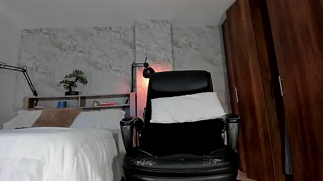 bruno woods online show from October 11, 7:23 pm