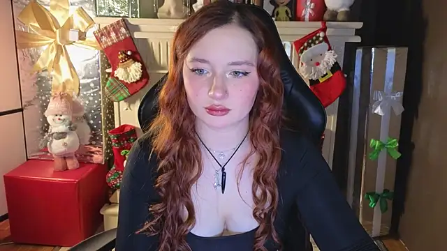 Snapshot of carolina_elf chatting on December 19, 8:45 am carolina elf online show from December 19, 8:45 am