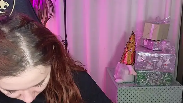 Snapshot of carolina_elf chatting on December 27, 5:42 am carolina elf online show from December 27, 5:42 am