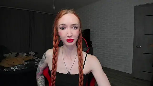 Snapshot of Roxy_Silver chatting on October 26, 7:09 pm Roxy Silver online show from October 26, 7:09 pm