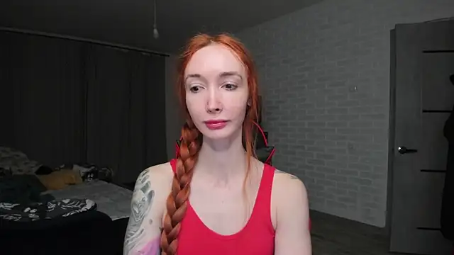 Snapshot of Roxy_Silver chatting on December 4, 7:11 pm Roxy Silver online show from December 4, 7:11 pm