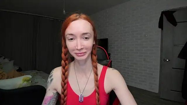 Snapshot of Roxy_Silver chatting on December 16, 6:46 pm Roxy Silver online show from December 16, 6:46 pm