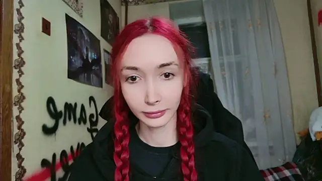 Snapshot of Roxy_Silver chatting on June 6, 9:19 pm Roxy Silver online show from June 6, 9:19 pm