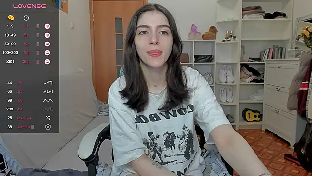 broosnica1 online show from April 12, 7:35 am