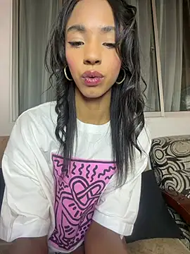 Snapshot of xenia_golden chatting on March 27, 4:51 pm xenia golden online show from March 27, 4:51 pm
