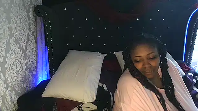 Snapshot of msyvette1970@xh chatting on December 11, 4:31 pm msyvette1970xh online show from December 11, 4:31 pm