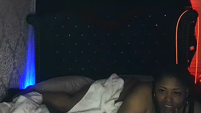 Snapshot of msyvette1970@xh chatting on December 13, 11:02 am msyvette1970xh online show from December 13, 11:02 am