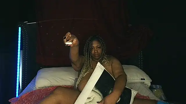 Snapshot of msyvette1970@xh chatting on October 26, 11:20 pm msyvette1970xh online show from October 26, 11:20 pm