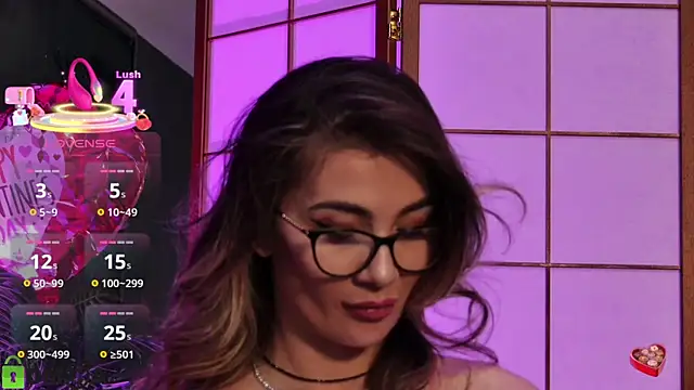 Snapshot of OliviaHawn chatting on February 15, 8:16 pm OliviaHawn online show from February 15, 8:16 pm