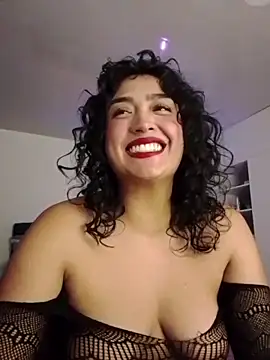 Snapshot of ema_saenz chatting on April 5, 11:57 pm ema saenz online show from April 5, 11:57 pm