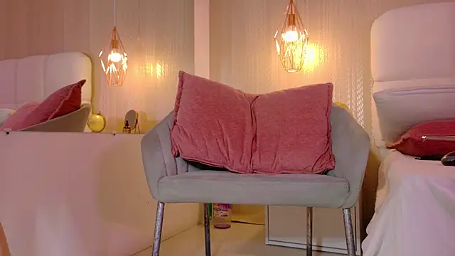 Miaa Starr online show from February 28, 8:10 pm