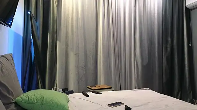 SophieInkk online show from March 8, 5:17 pm