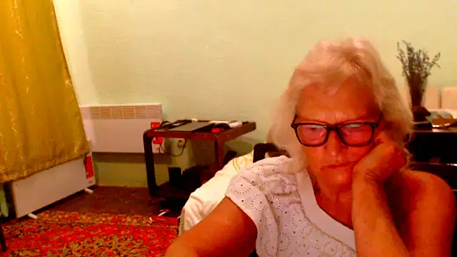 Natali7634 online show from July 6, 5:15 am