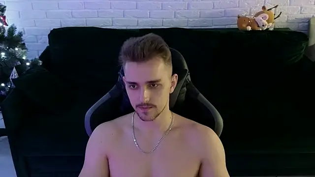 Snapshot of Larstar01 chatting on December 23, 5:28 am Larstar01 online show from December 23, 5:28 am