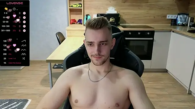 Snapshot of Larstar01 chatting on January 23, 12:41 pm Larstar01 online show from January 23, 12:41 pm