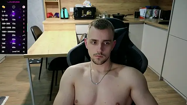 Snapshot of Larstar01 chatting on March 9, 12:00 am Larstar01 online show from March 9, 12:00 am