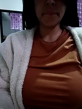 Snapshot of tiffani__love chatting on March 9, 11:03 am tiffani love online show from March 9, 11:03 am