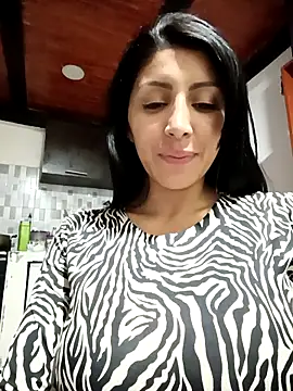 Snapshot of tiffani__love chatting on April 14, 4:24 pm tiffani love online show from April 14, 4:24 pm