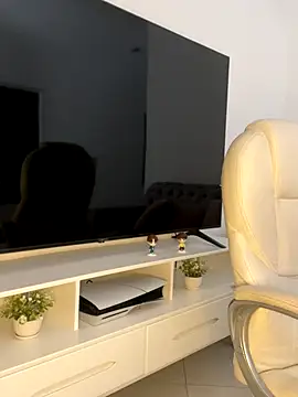 Snapshot of Angel_Brown1_ chatting on September 17, 1:13 pm Angel Brown1 online show from September 17, 1:13 pm