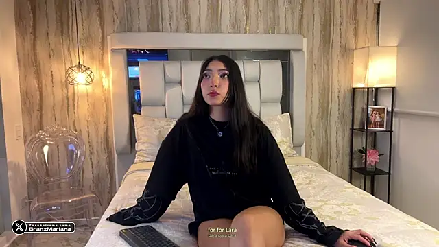 Snapshot of MarianaBranzz chatting on July 18, 2:49 am MarianaBranzz online show from July 18, 2:49 am