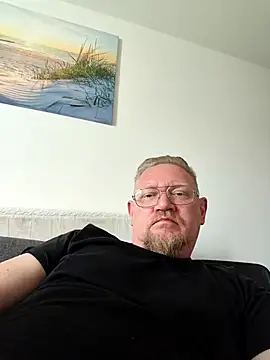 Snapshot of Pol1074 chatting on July 28, 3:08 pm Pol1074 online show from July 28, 3:08 pm