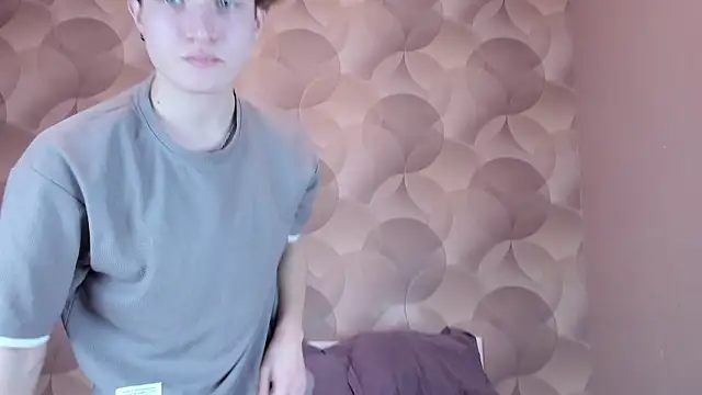 Ian Flor online show from February 11, 3:17 pm