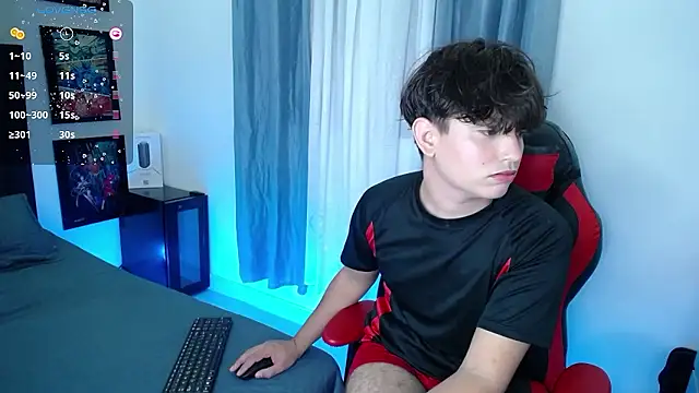 Snapshot of andyboy- chatting on December 7, 11:12 pm andyboy- online show from December 7, 11:12 pm