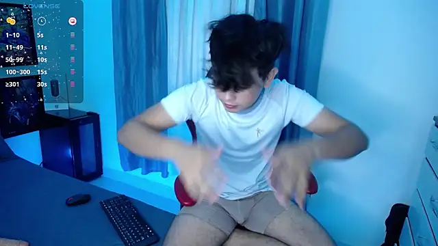 Snapshot of andyboy- chatting on December 8, 10:47 pm andyboy- online show from December 8, 10:47 pm