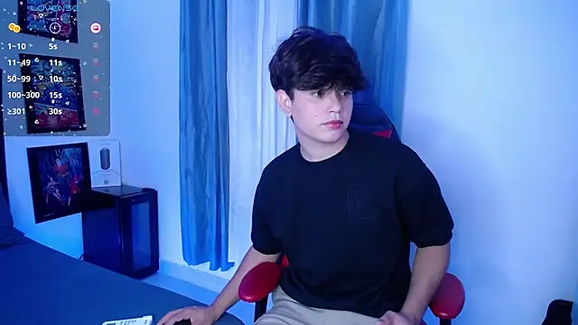 Snapshot of andyboy- chatting on December 25, 12:48 am andyboy- online show from December 25, 12:48 am