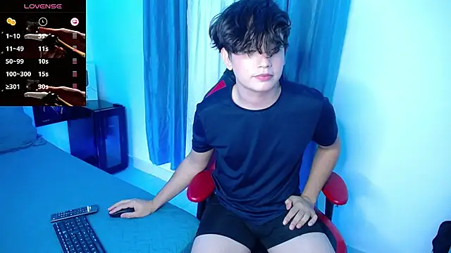 Snapshot of andyboy- chatting on January 30, 1:11 am andyboy- online show from January 30, 1:11 am