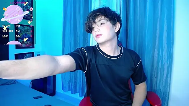 Snapshot of andyboy- chatting on February 21, 3:01 am andyboy- online show from February 21, 3:01 am