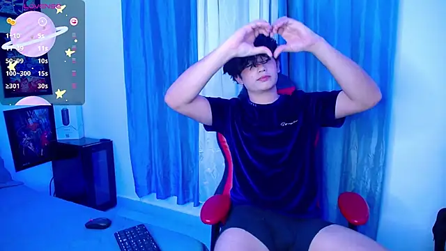 Snapshot of andyboy- chatting on February 24, 11:19 pm andyboy- online show from February 24, 11:19 pm