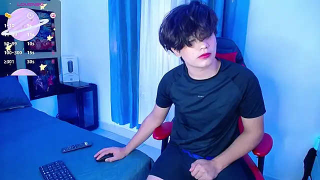 Snapshot of andyboy- chatting on March 5, 9:26 pm andyboy- online show from March 5, 9:26 pm