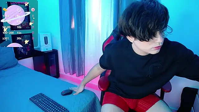 Snapshot of andyboy- chatting on March 11, 9:59 pm andyboy- online show from March 11, 9:59 pm