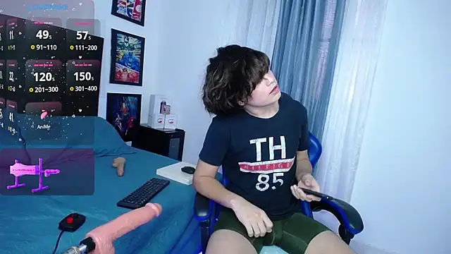 Snapshot of andyboy- chatting on October 12, 10:20 pm andyboy- online show from October 12, 10:20 pm