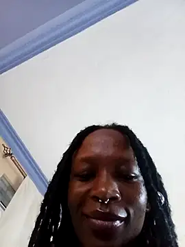 Snapshot of Ayrella02 chatting on March 21, 8:19 am Ayrella02 online show from March 21, 8:19 am