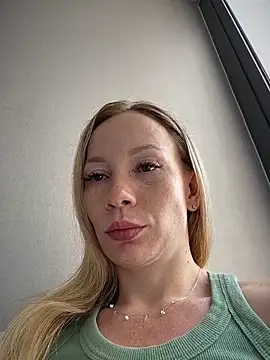 LavenderHot online show from March 28, 1:27 am