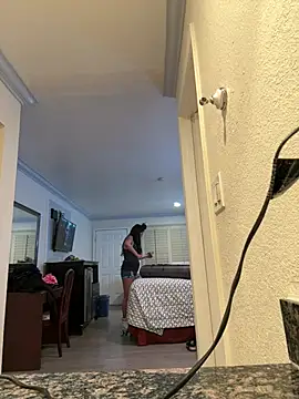 Snapshot of Gin4Cole chatting on January 7, 8:34 am Gin4Cole online show from January 7, 8:34 am