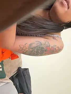 Snapshot of Gin4Cole chatting on February 14, 3:26 pm Gin4Cole online show from February 14, 3:26 pm