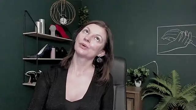 VivianWILD online show from February 9, 7:01 am