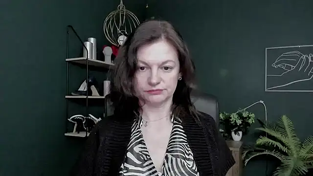 Snapshot of VivianWILD chatting on March 30, 5:52 am VivianWILD online show from March 30, 5:52 am