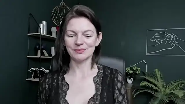 Snapshot of VivianWILD chatting on May 20, 6:41 am VivianWILD online show from May 20, 6:41 am